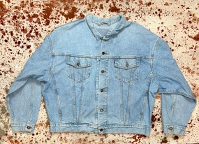 Vintage USA 1990's Levi Oversized Light Wash Denim Trucker Jacket (JYJ1124-372) Hiking Trail Outfit Heat Retention Layer
