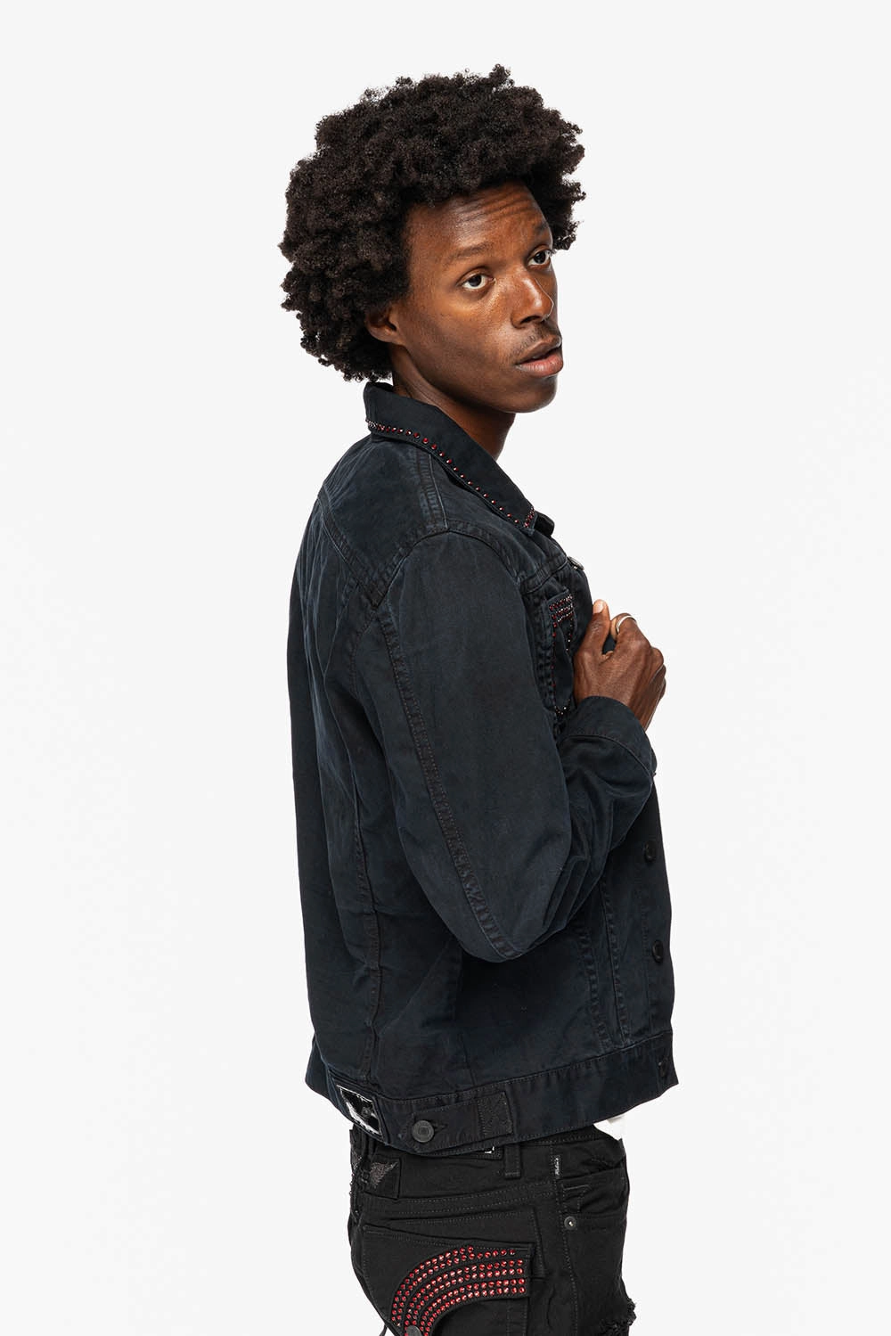 MENS DENIM JACKET IN PURE BLACK EMBELLISHED WITH RED CRYSTALS Very Cold Wrinkle Free Texture