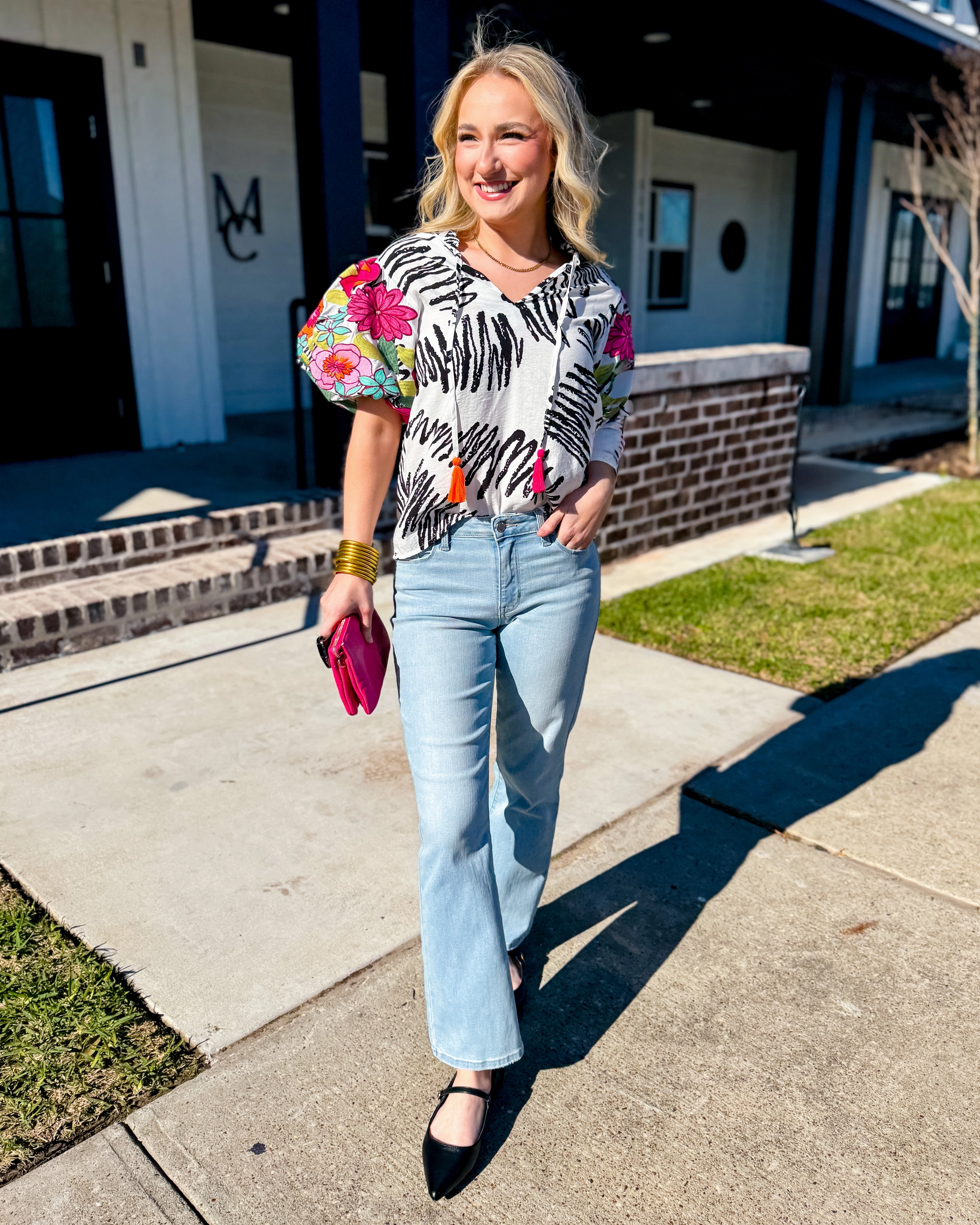 Just USA | Mid Rise Straight Jean in Light Denim Versatile Comfort Daily Basic