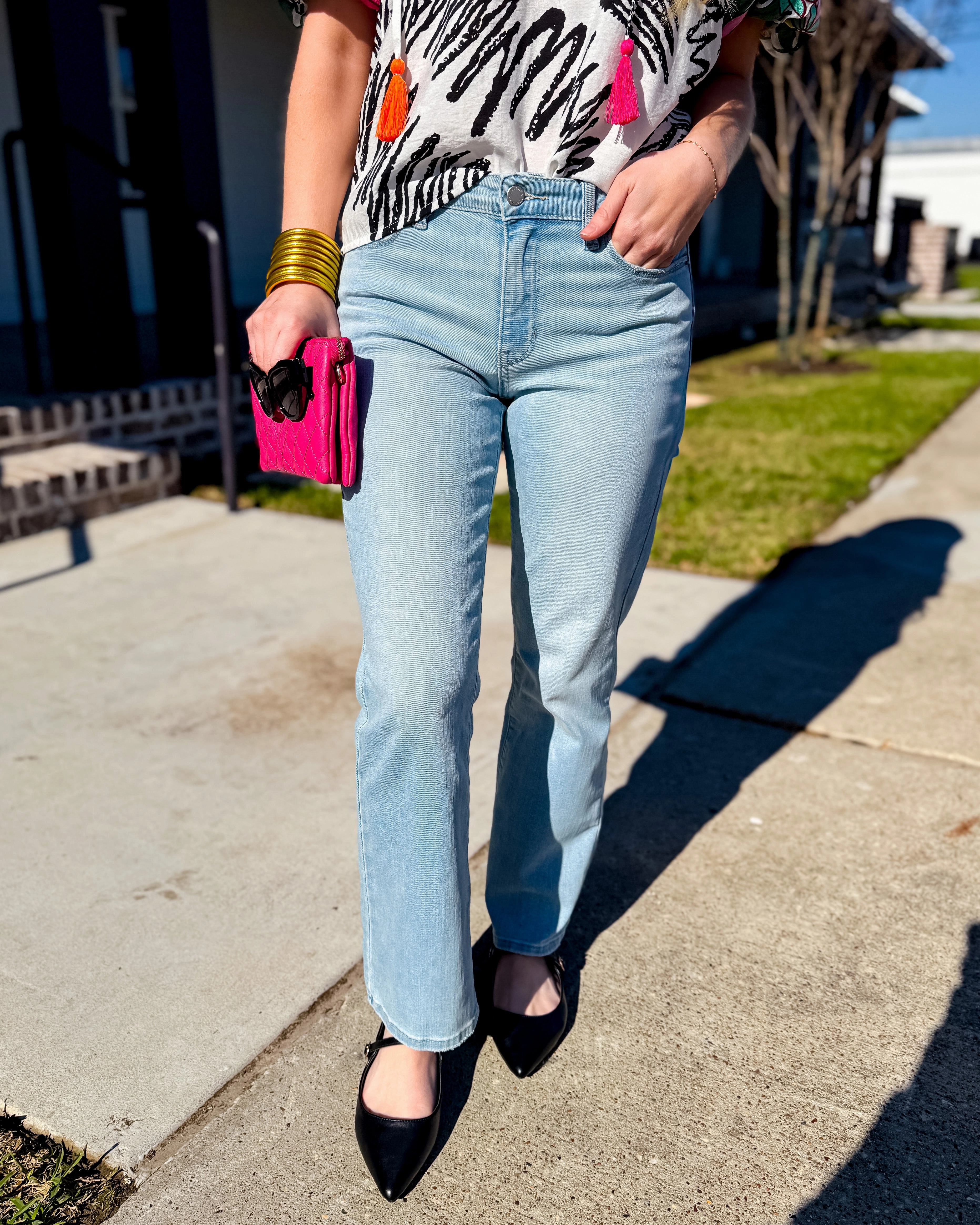 Date Night Casual Friday Classic Item Just USA | Mid Rise Straight Jean in Light Denim