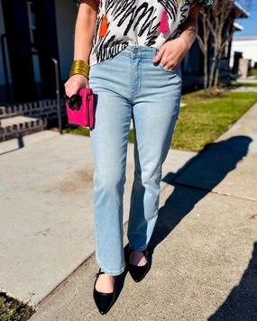 Date Night Casual Friday Classic Item Just USA | Mid Rise Straight Jean in Light Denim