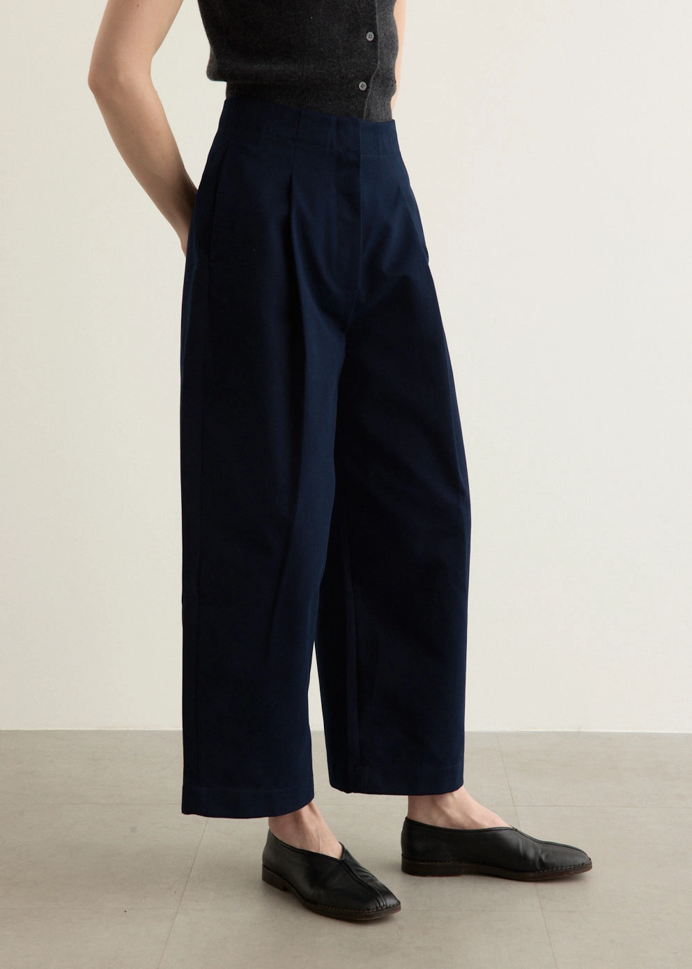 Dordoni Deep Pleat Volume Ankle Crop Pants Active Wear Soft Waistband