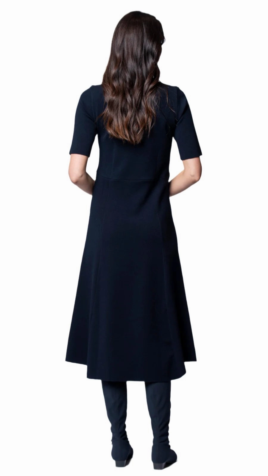 Nora Milano Knit Short Sleeved Fit-And-Flare Midi Dress - Black / Fall Pre-Order (Copy) Minimalist feel