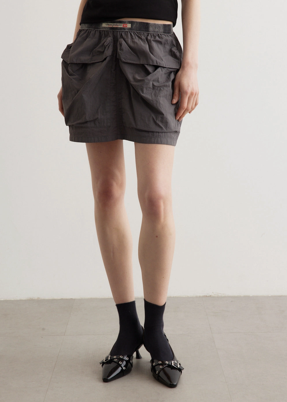 Minimalist fashion O-Misis Gonna Cargo Mini Skirt