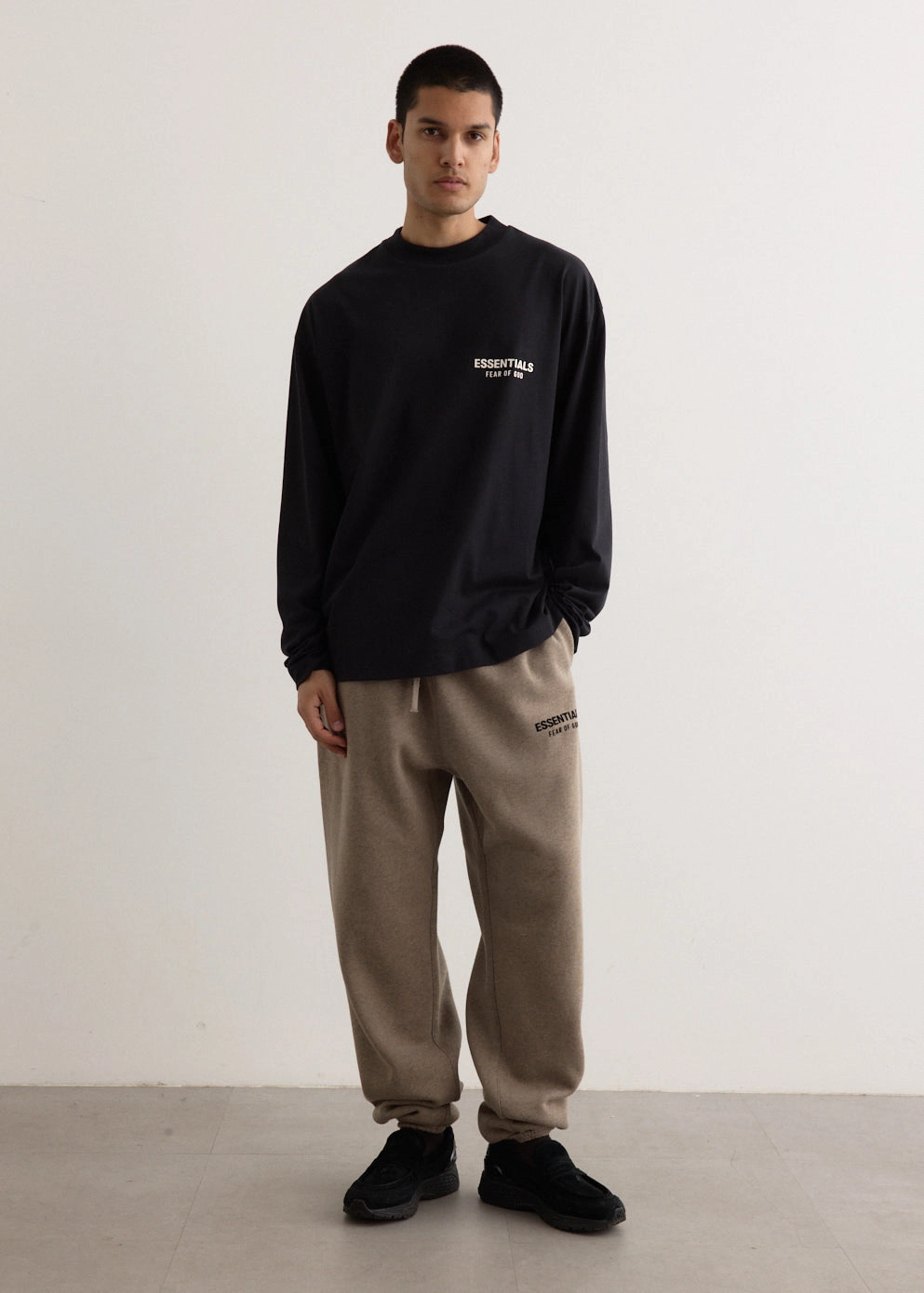 Versatile Layering Multipurpose Design Classic Fit Fleece Sweatpants