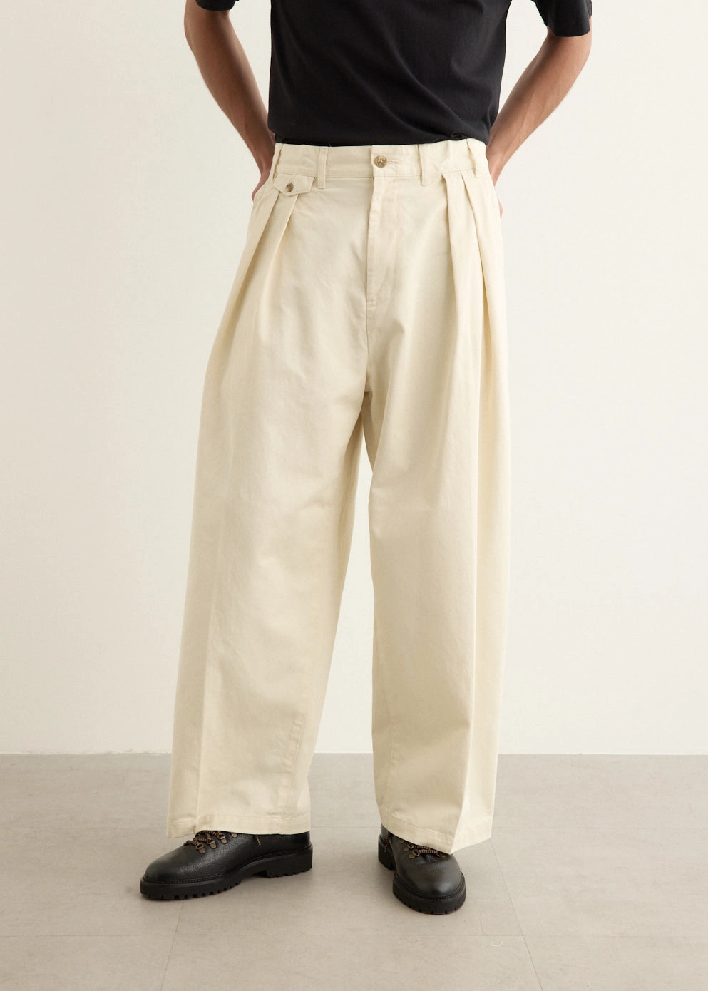 Body Ready Layering Essential x BEAMS Plus Alvy Double Pleat Pants
