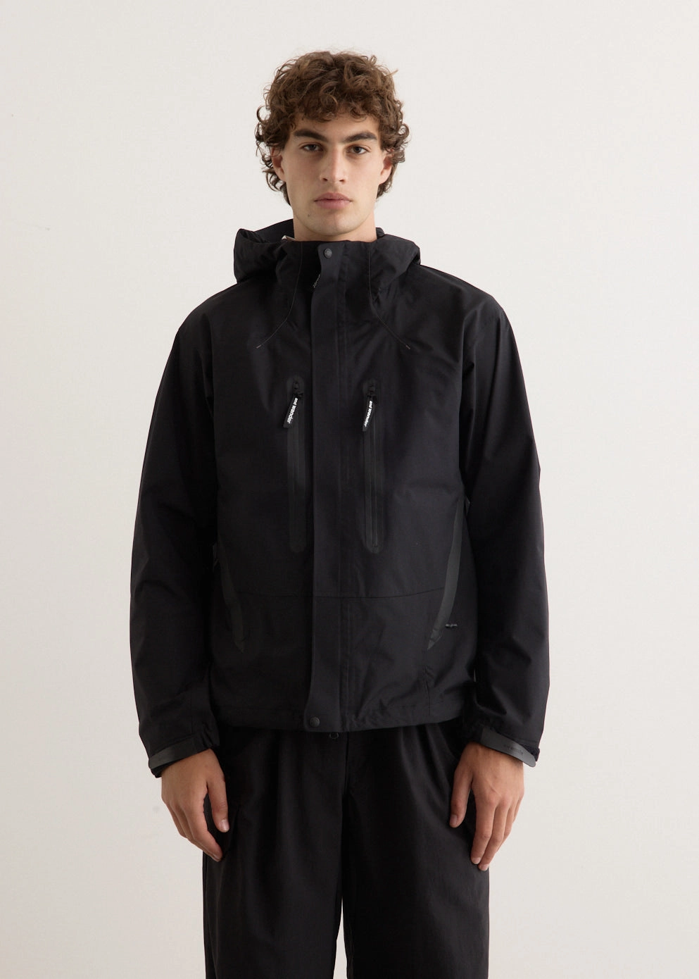 NonRestrictive Movement Design Reinforced Shoulder Protection 2.5L Hiker Rain Jacket