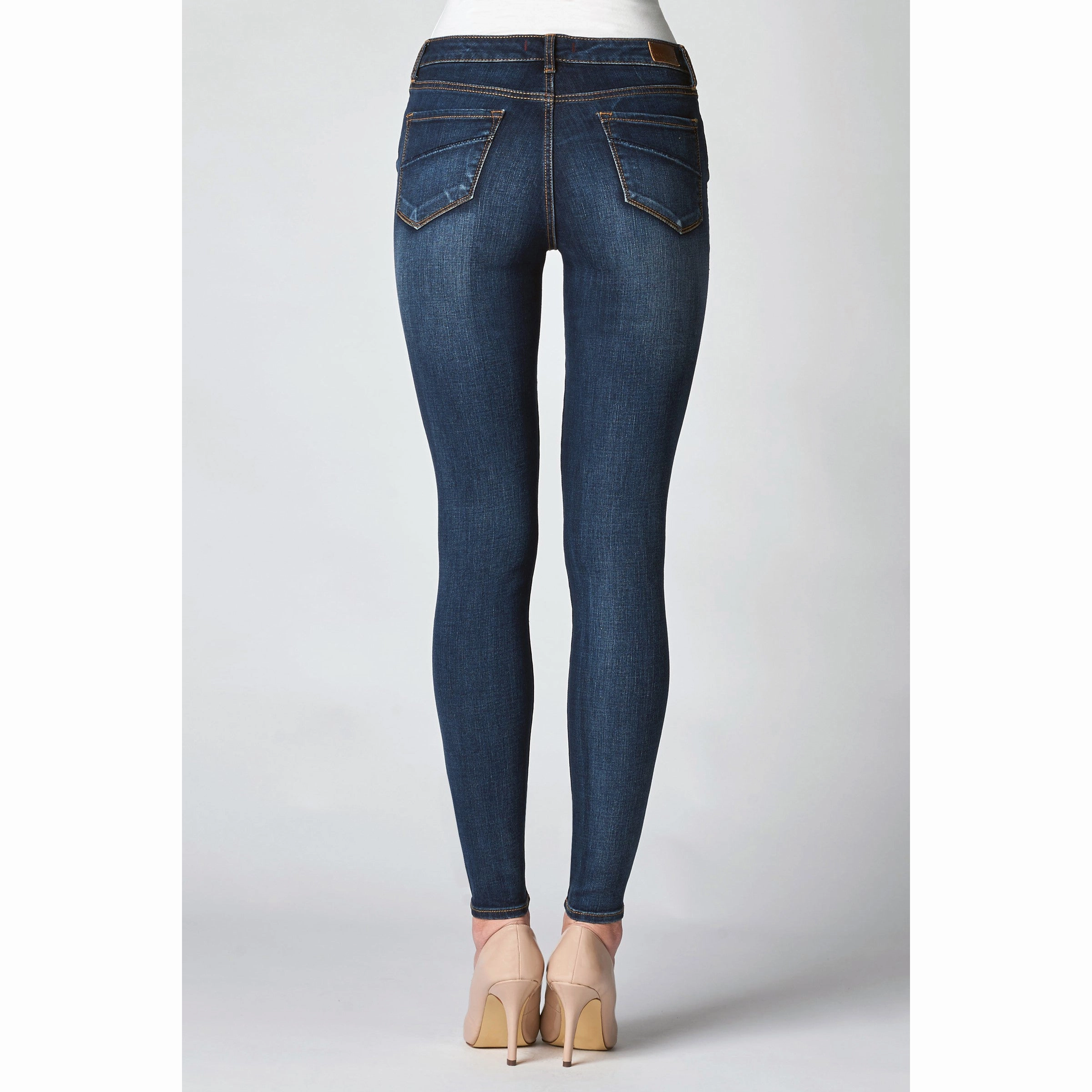 Dear John Gisele Skinny Jean Sustainable Weekend Getaway