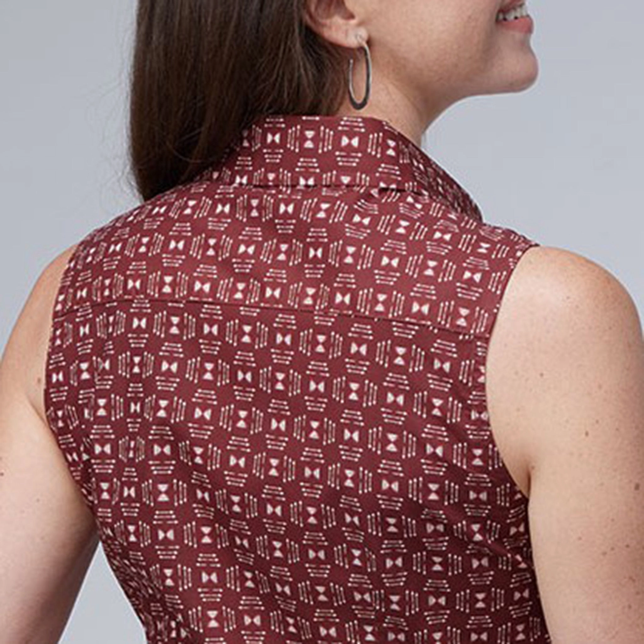 Roper Women's Geo Print Sleeveless Top BondedShoulder