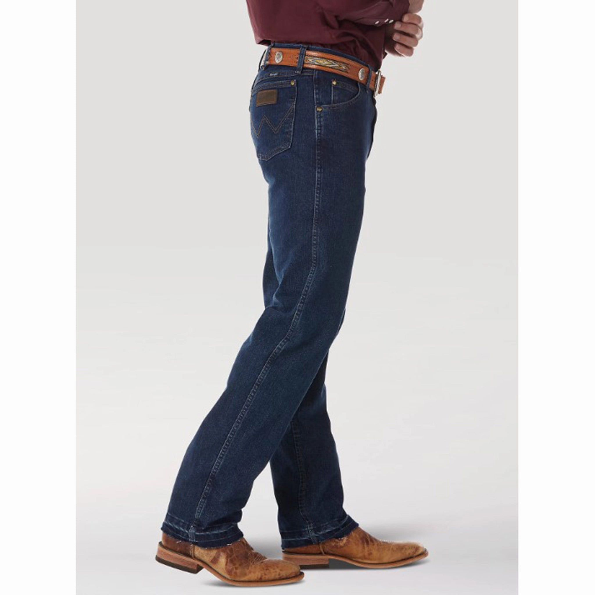 Wrangler Men's Midnight Performance Cut Jean Trusted Outfit