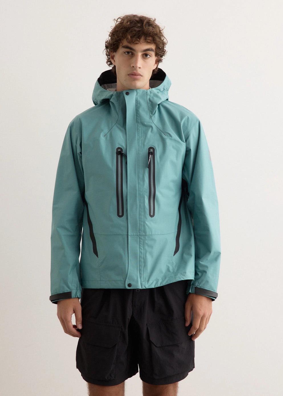 2.5L Hiker Rain Jacket Street Comfort EcoFriendly Water Repellency