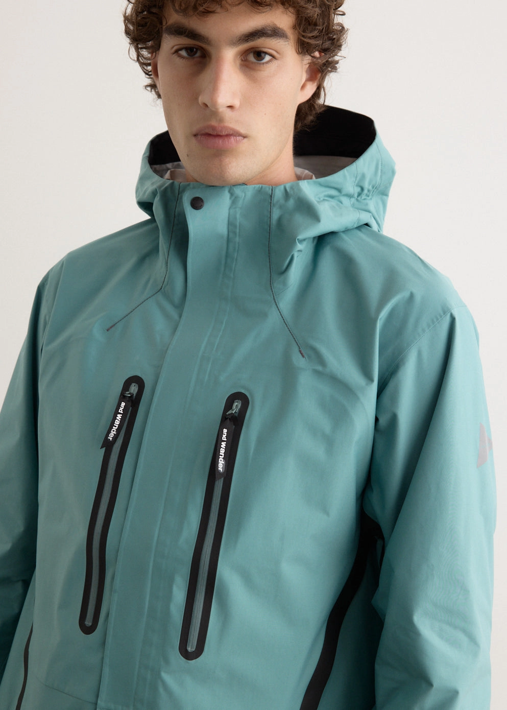 2.5L Hiker Rain Jacket Timeless Fit Style Temperature Regulating