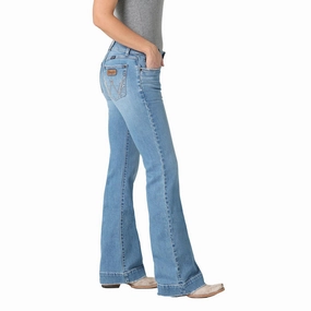 Spring Mood Outdoor Enthusiast Formal Wrangler Women's Hallie Mid Rise Mae Trouser Jeans