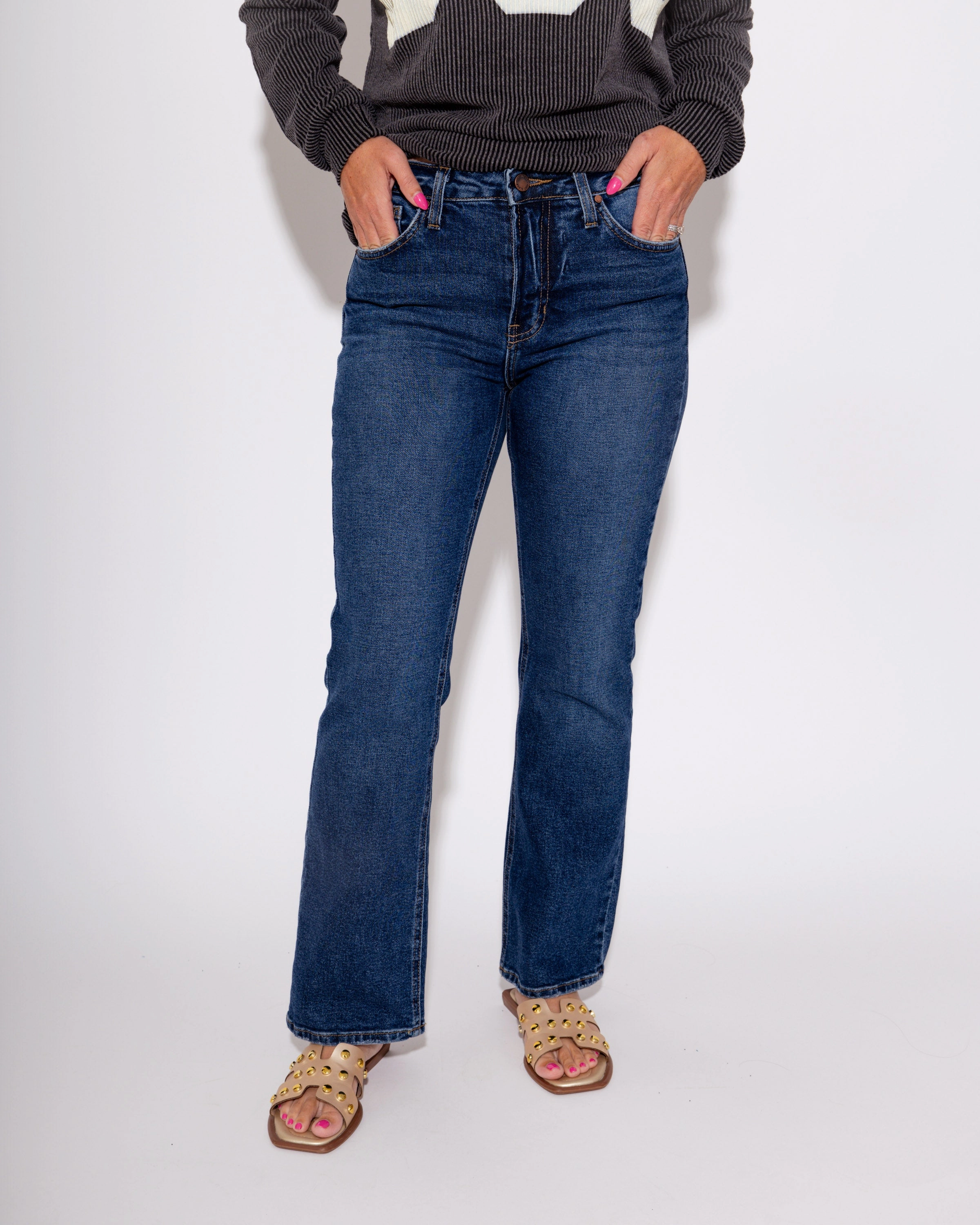Slim Cropped Bootcut Jeans in Dark Picnic Style Creative Look Minimalist Style Daily Favorite