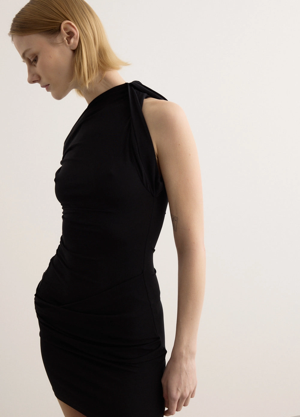 Elegant Layers La Mini Robe Drapeado