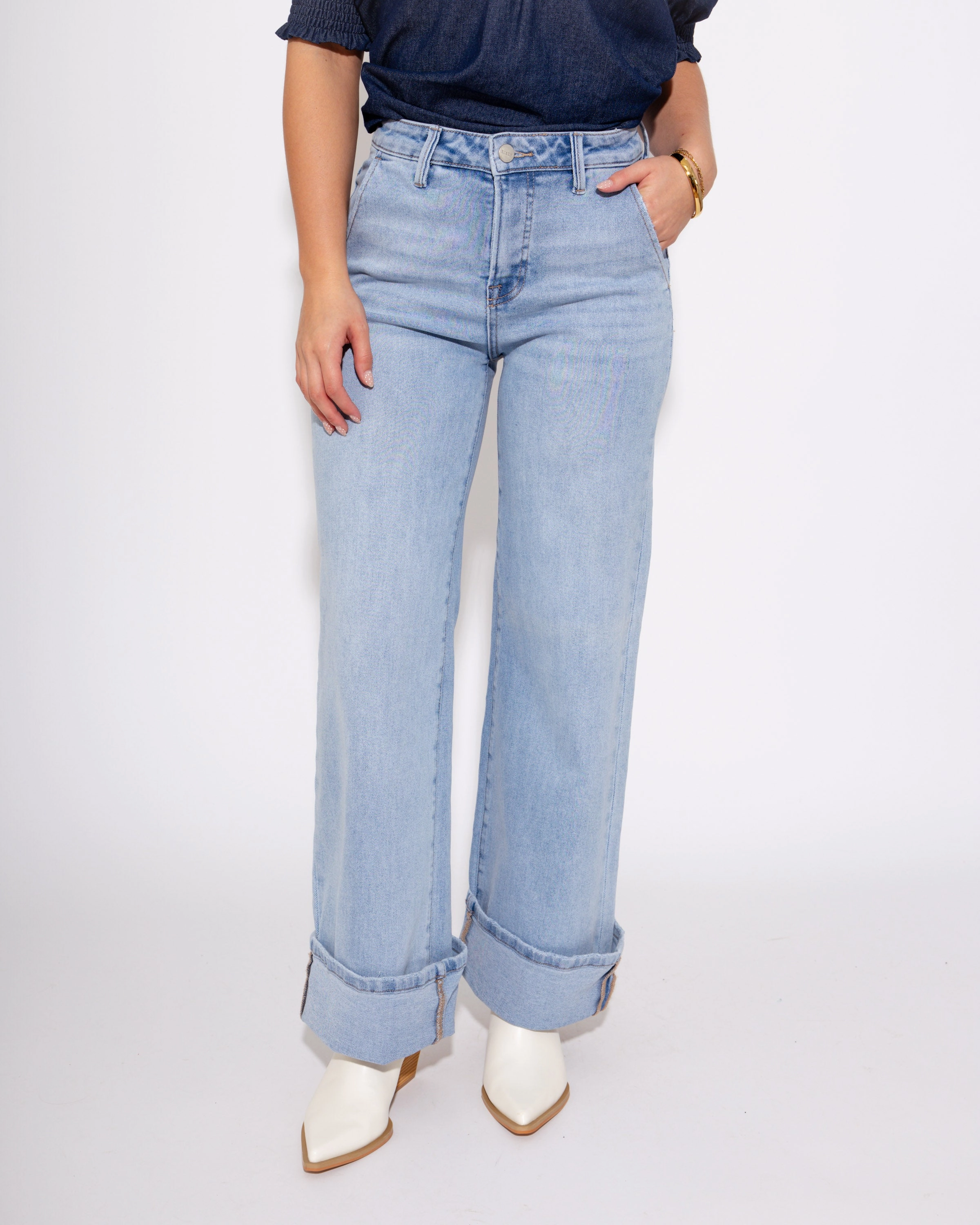 High Rise Ankle Wide Cuffed Jeans in Light Minimalist Trendy Everyday