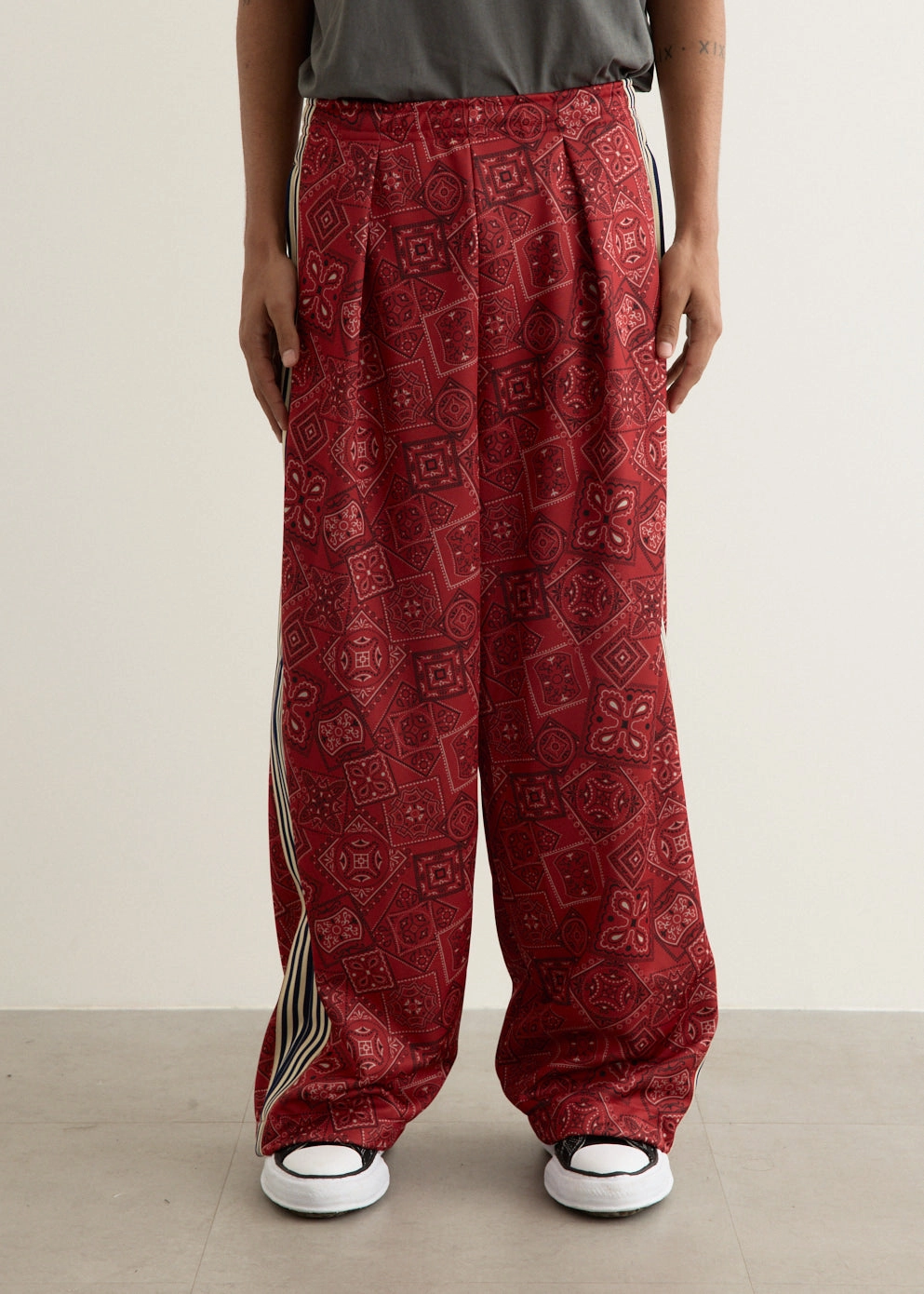 Smooth Jersey COOKIE Bandanna Baggy Track Pants Comfort for All Light wash