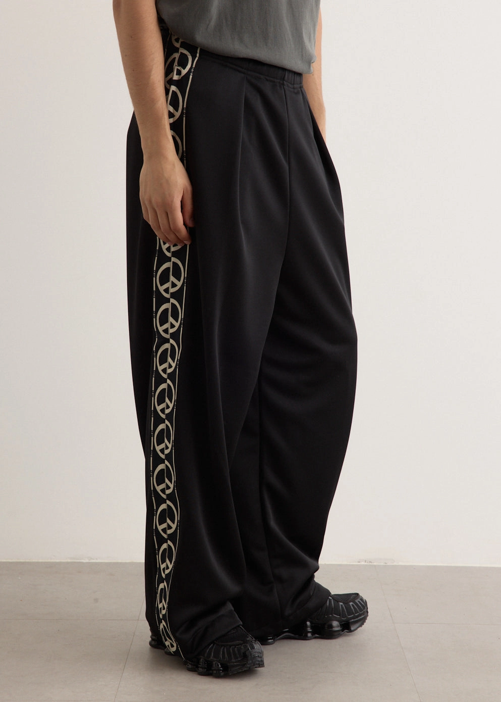 Smooth Jersey TH.D.D. Baggy Track Pants Quick Access Pockets Active Look