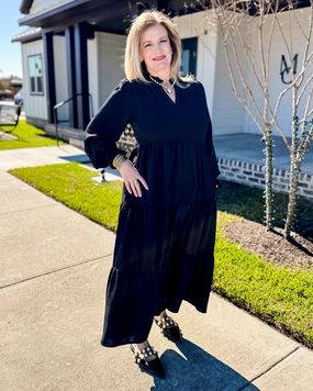 Solid Tiered Layer Midi Dress in Black Vintage-Inspired