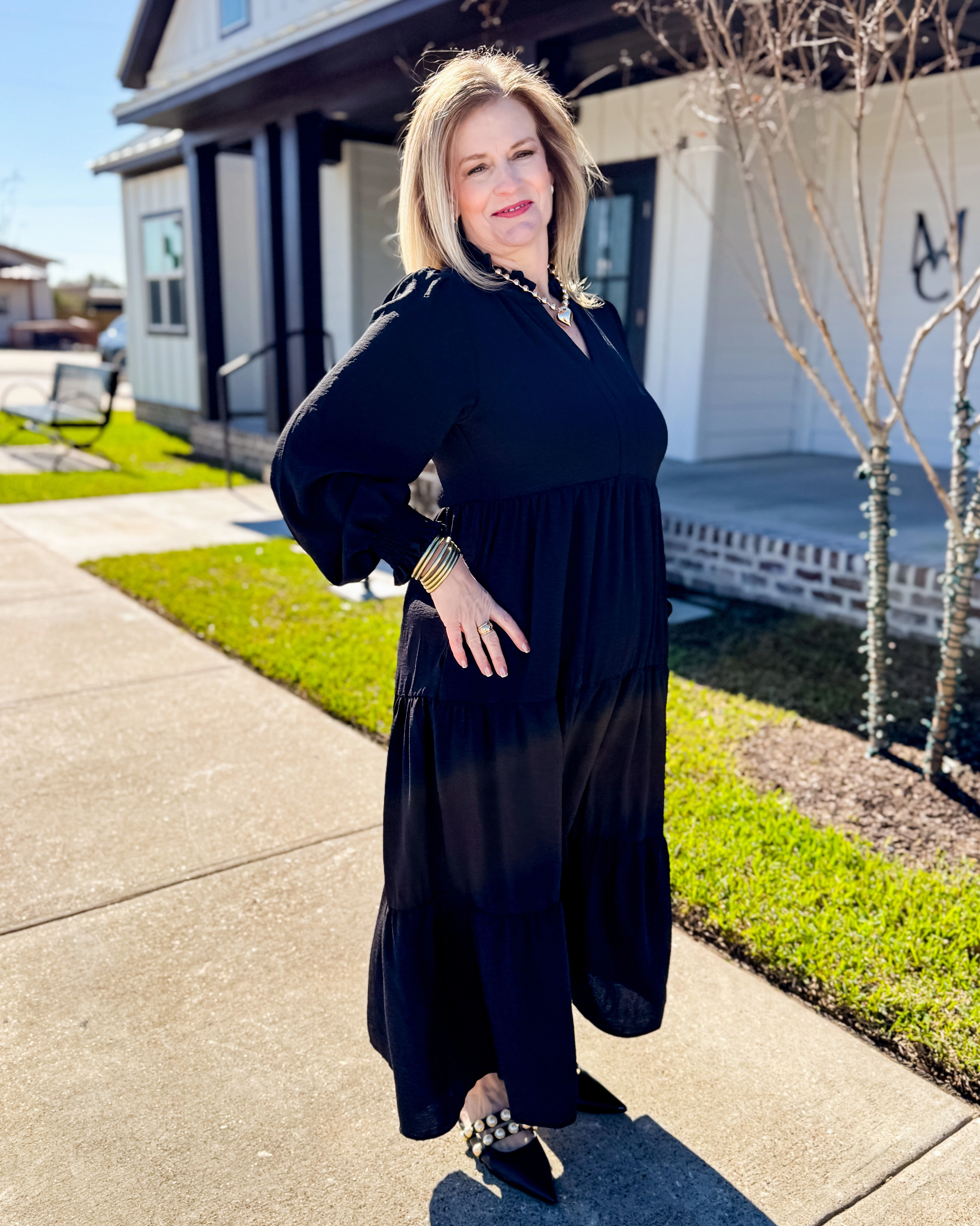 Comfy Fit Wear Solid Tiered Layer Midi Dress in Black