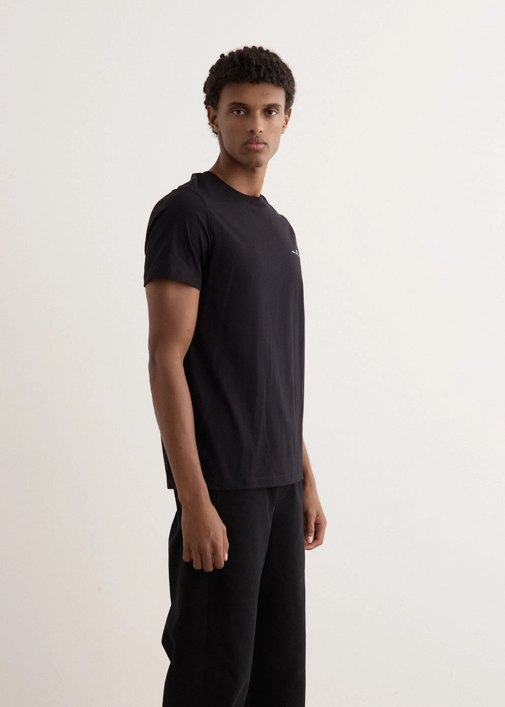 Standard Item T-Shirt Casual Essentials