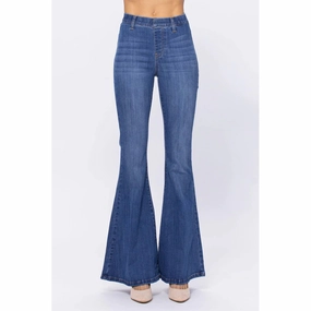 Judy Blue High Rise Pull On Super Flare Jeans Couple Look Athlete Fit Festival Outfit Work Ready Earthy