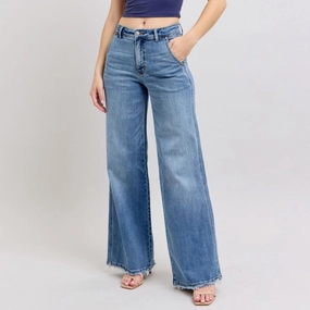Artist Vibe Travel Outfit Women's Med Wash High Waisted Retro Wide Leg Jeans