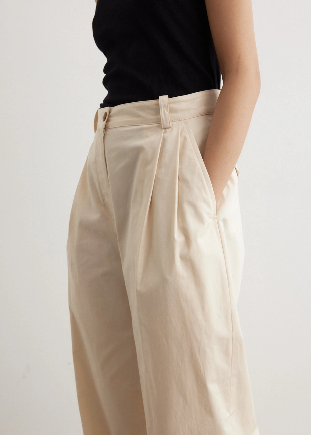 Hygienic Inner Layer Stylish Look Double Pleats Pants