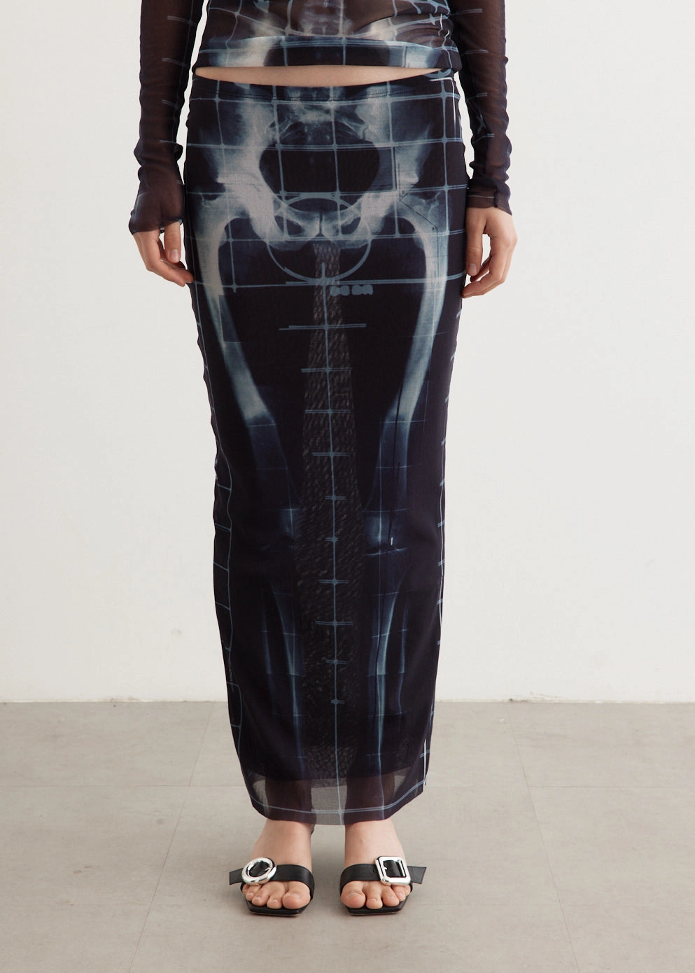 Crisp Finish Mesh Long Skirt