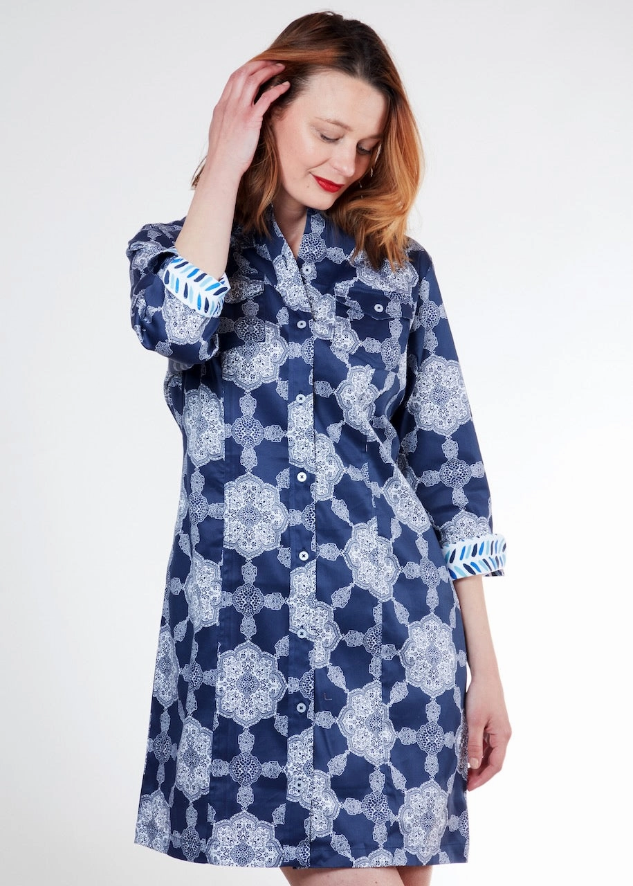 Daily Essential Fashion Look Sag Harbor Dress - Navy Gound Medallion Print