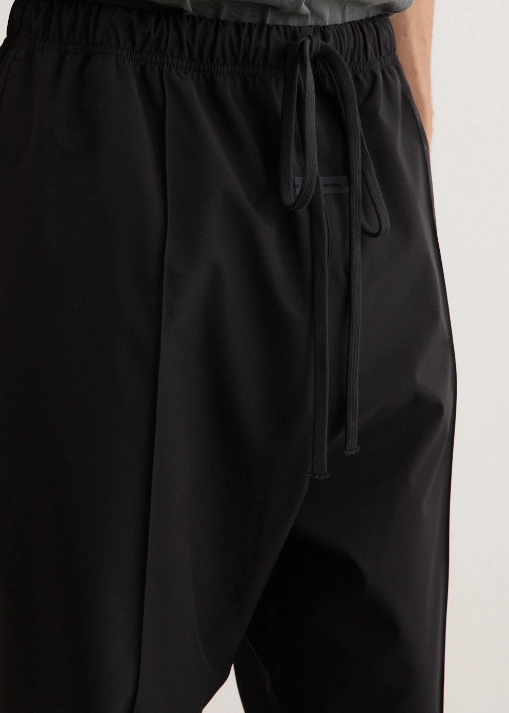 Sporty Nylon Relaxed Trackpant Essential Fit