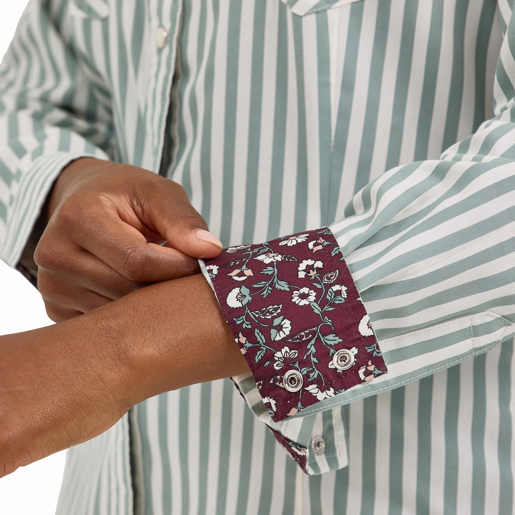 MoistureWickingMaterial Wrangler Women's Green/White Striped Long Sleeve Shirt