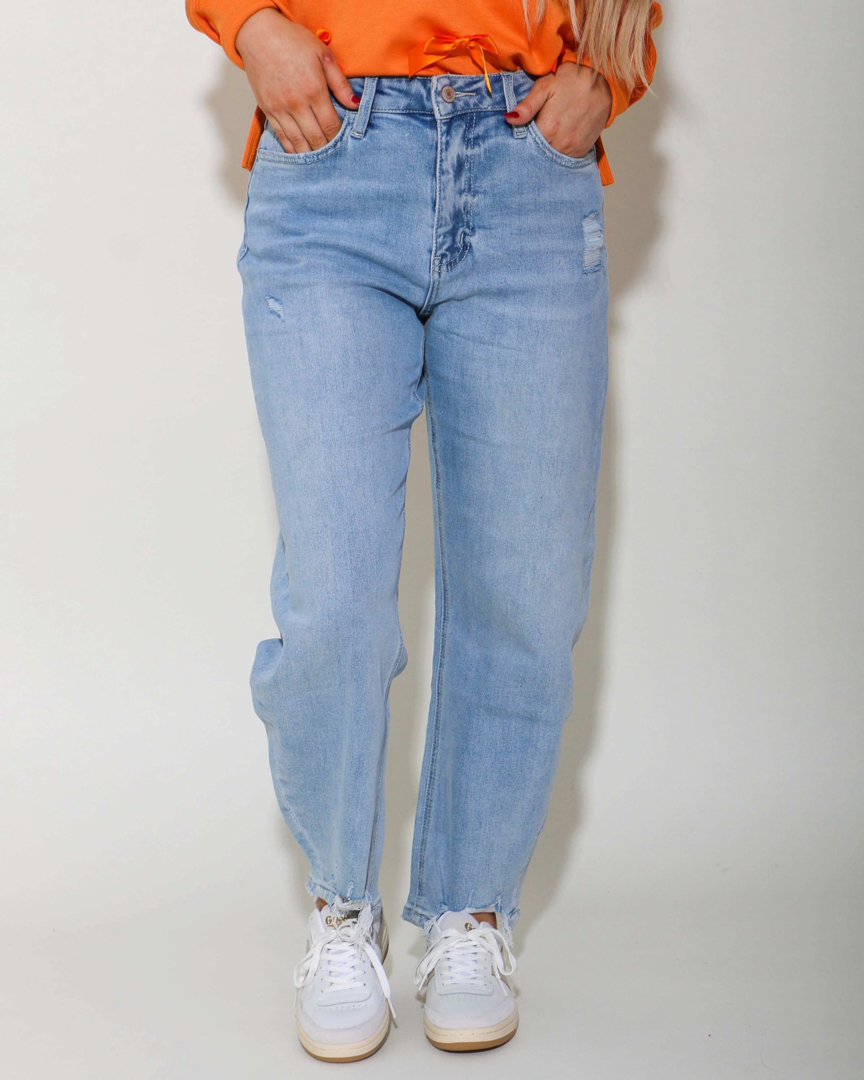 Super High Rise Barrel Jeans Sleek Silhouette
