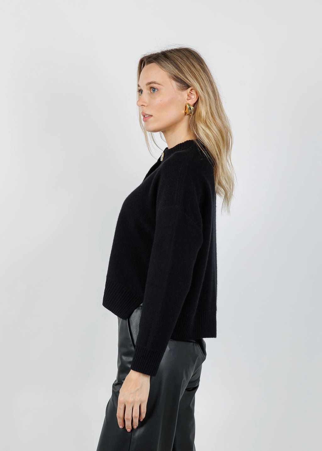 Snug Knit Nina Cashmere Crew Neck Cardigan - Black