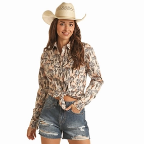 VNeckline Panhandle Women's Desert Scene Long Sleeve Shirt