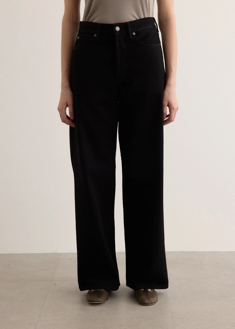 Simple Attire Distressed Detailing 1981 5-Pocket Denim Jeans