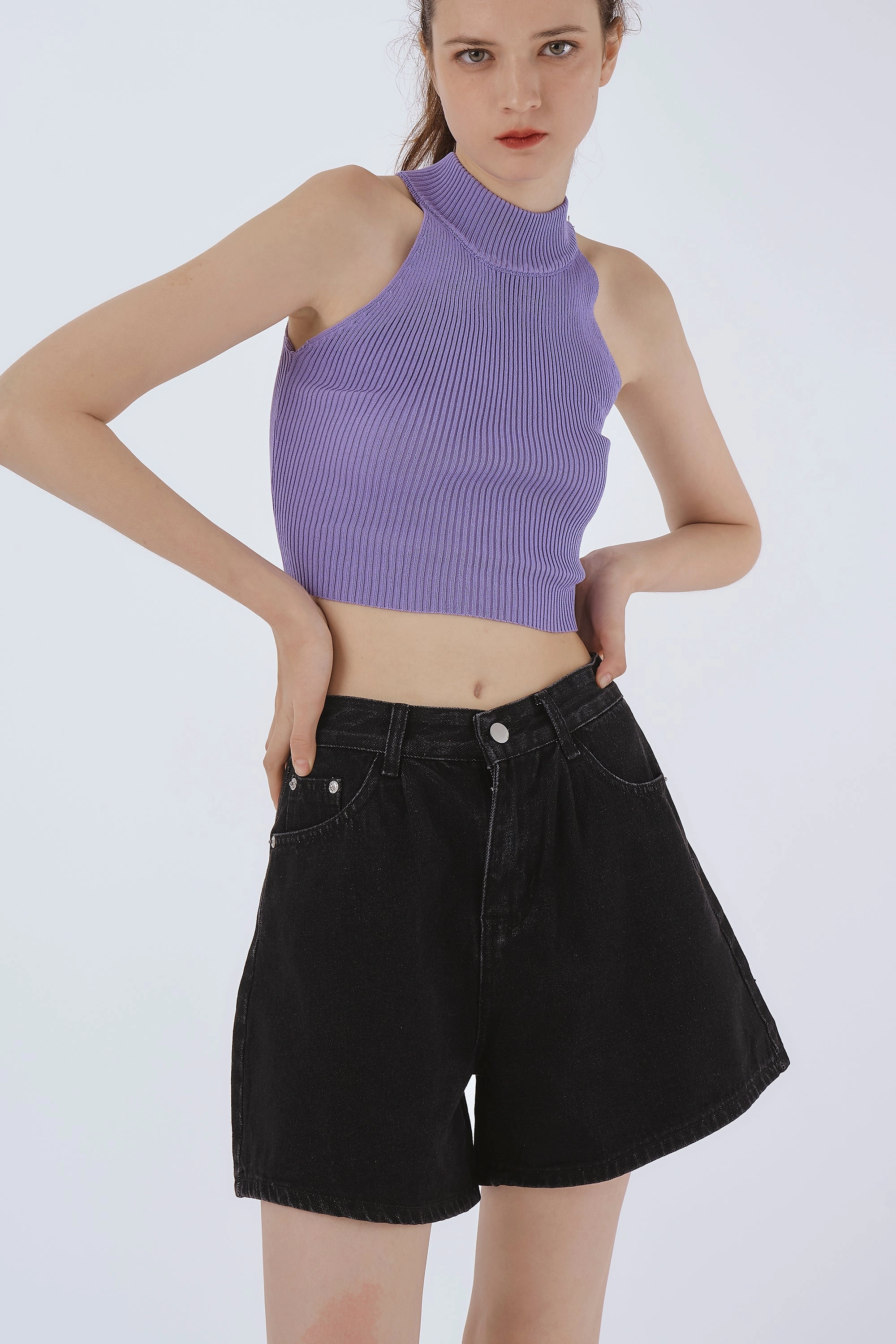 Chill Outfit Spring Mood Earthy Streetwear Fan Nature Lover Zoe Pintucked Denim Shorts