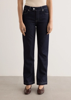 The Gigi Jeans Easy Outfit