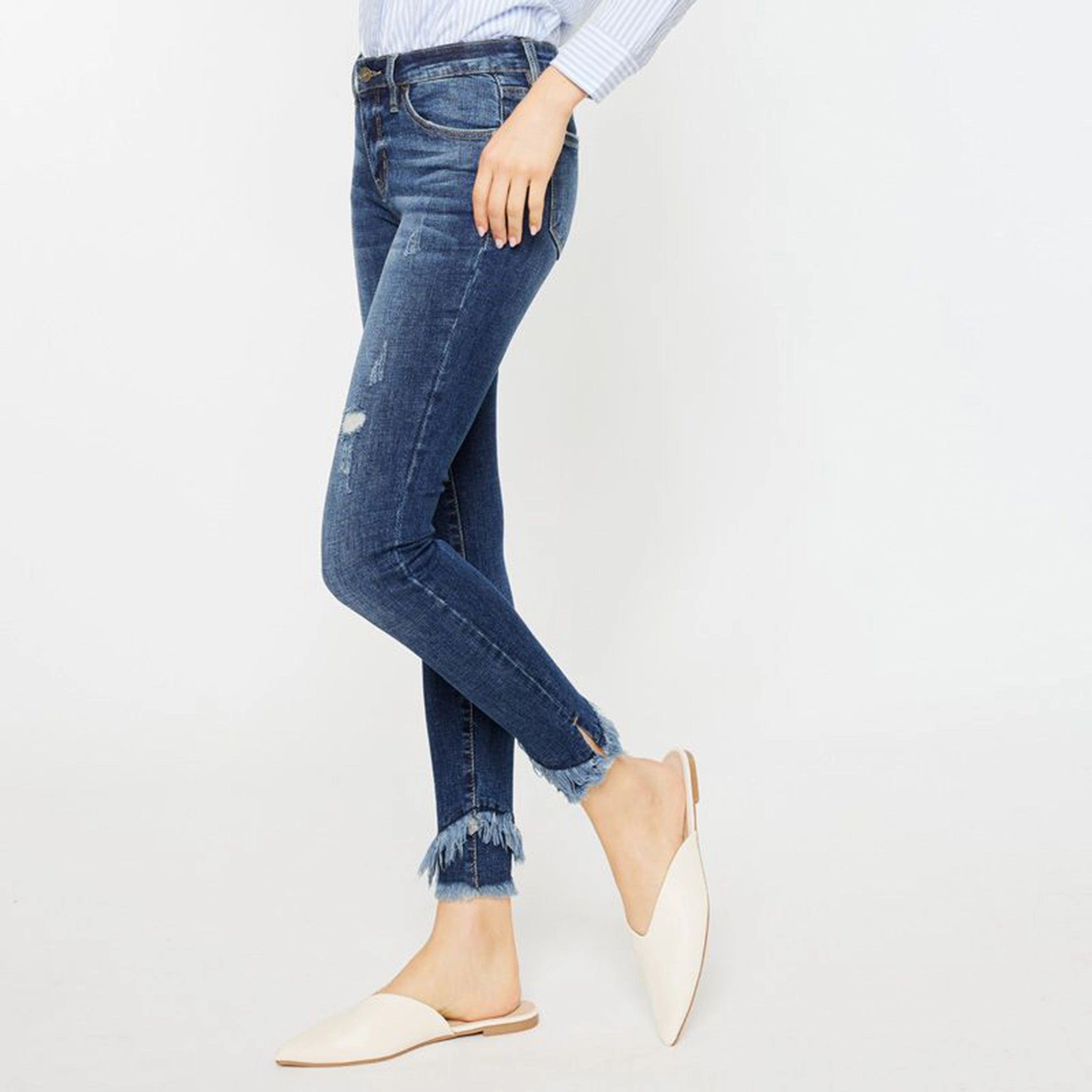 KanCan Women's Mid-Rise Frayed Ankle Skinny Jeans Lifestyle Fit Active Outfit