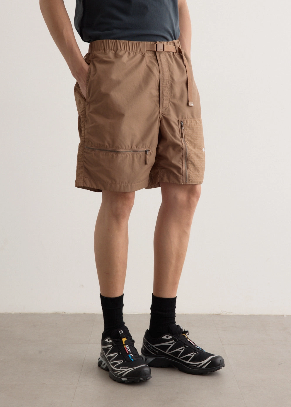 Versatile Design Woven Zipper Shorts
