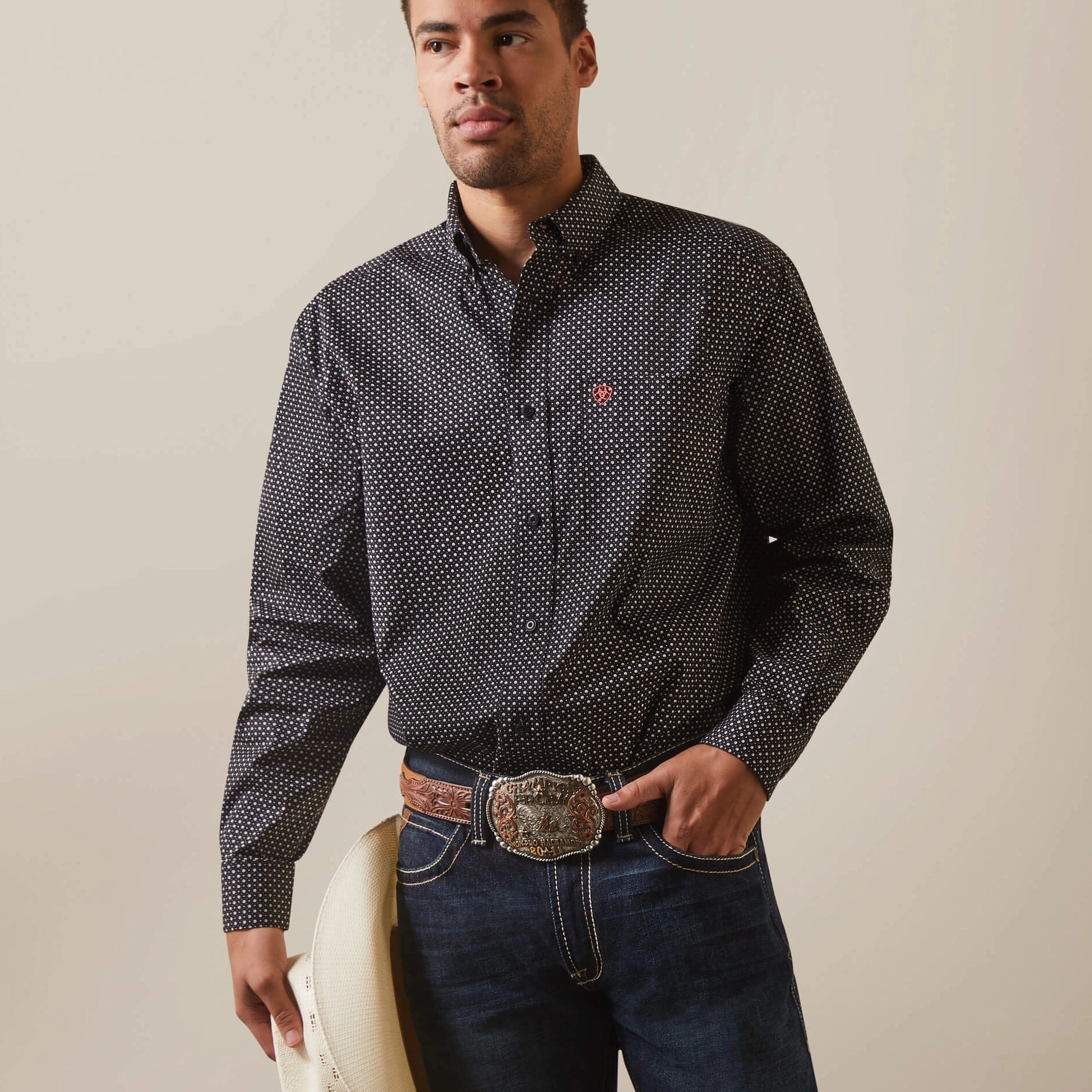 Work-to-Weekend Seamless construction Ariat Men's Dover Classic Fit Shirt