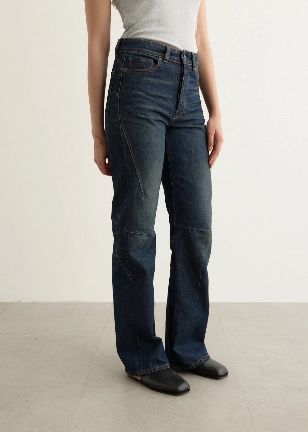 Clean Fashion Travel Outfit Street Fashion Creative Look Moto Cut Jeans