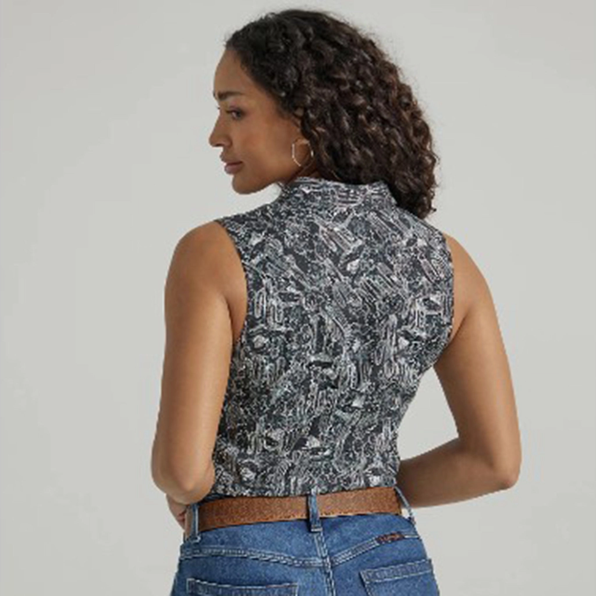 AntiStatic Treatment Wrangler Women's Black White Cactus Sleeveless