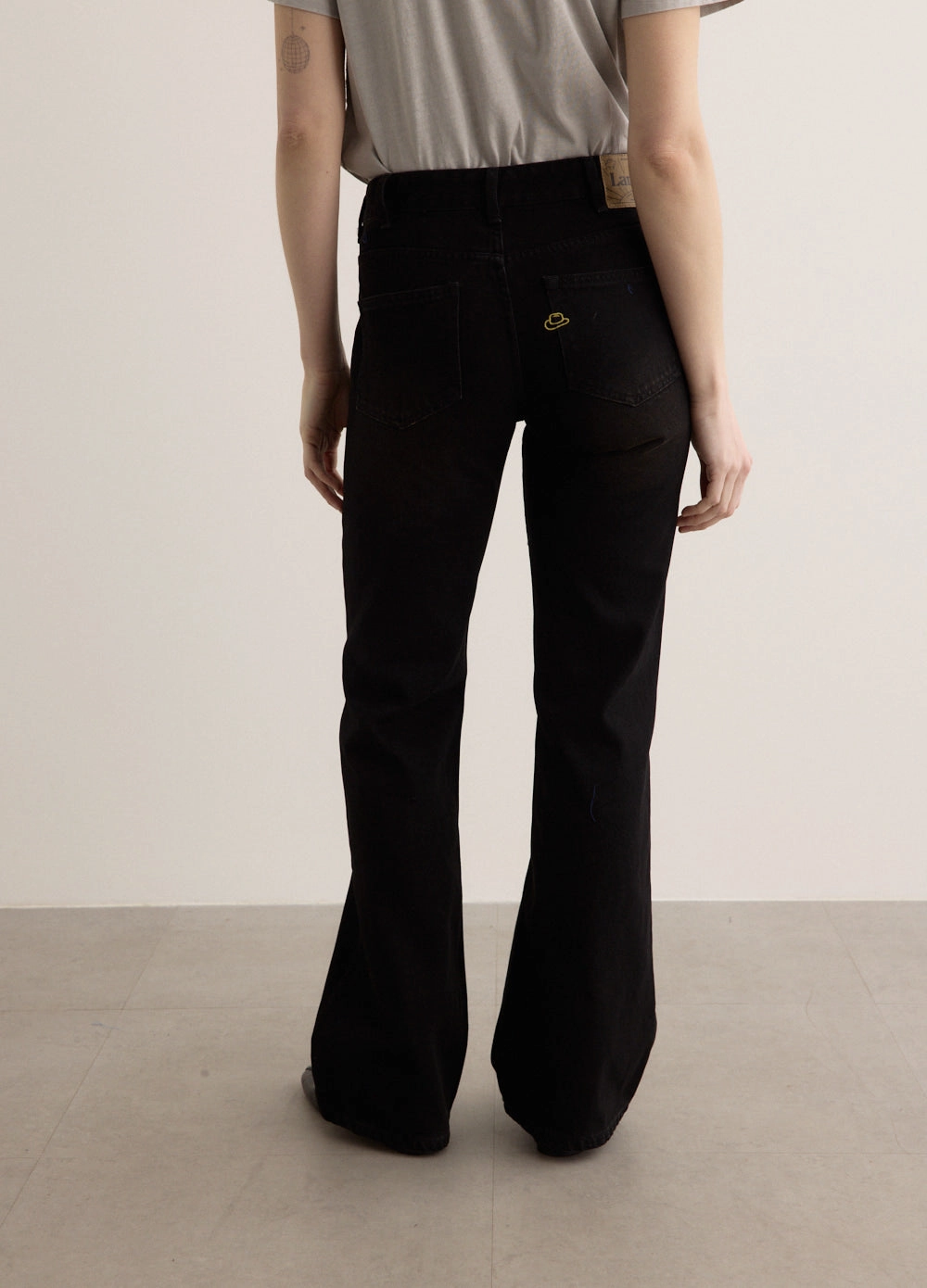 Women's Vini Jean Unisex Wear Premium