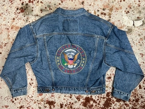 Durable Water Repellent Finish Non Restrictive Movement Cut Vintage 1990's Levi Oversized 2 Pocket Superwash Trucker Jacket w/ USA Seal Embroidery (JYJ1024-351)