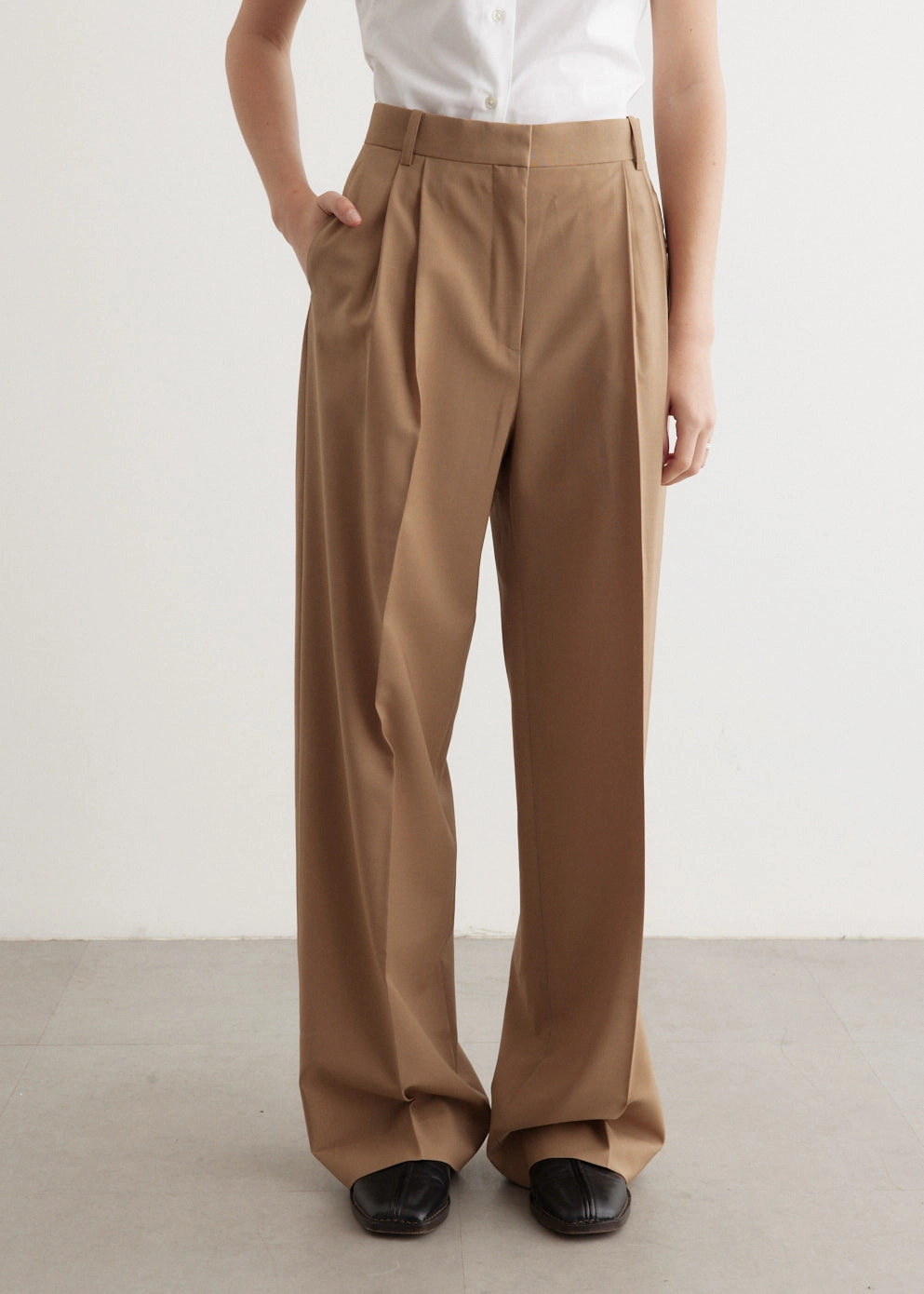 Durable Weave Wide Leg Pleated Trousers