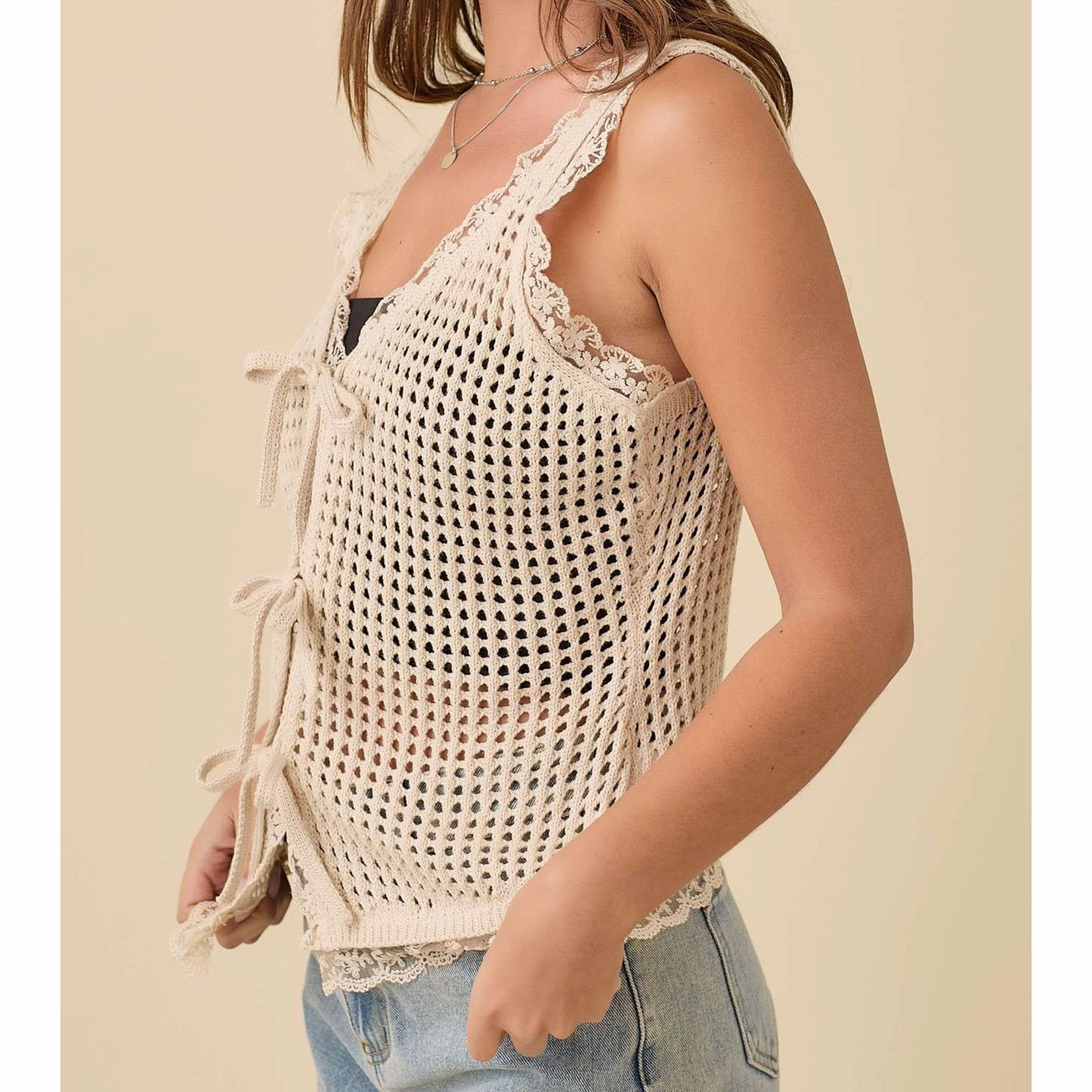 Minimal Detailing Multi Pocket Layout Women's Natural Crochet Vest With Front Ties