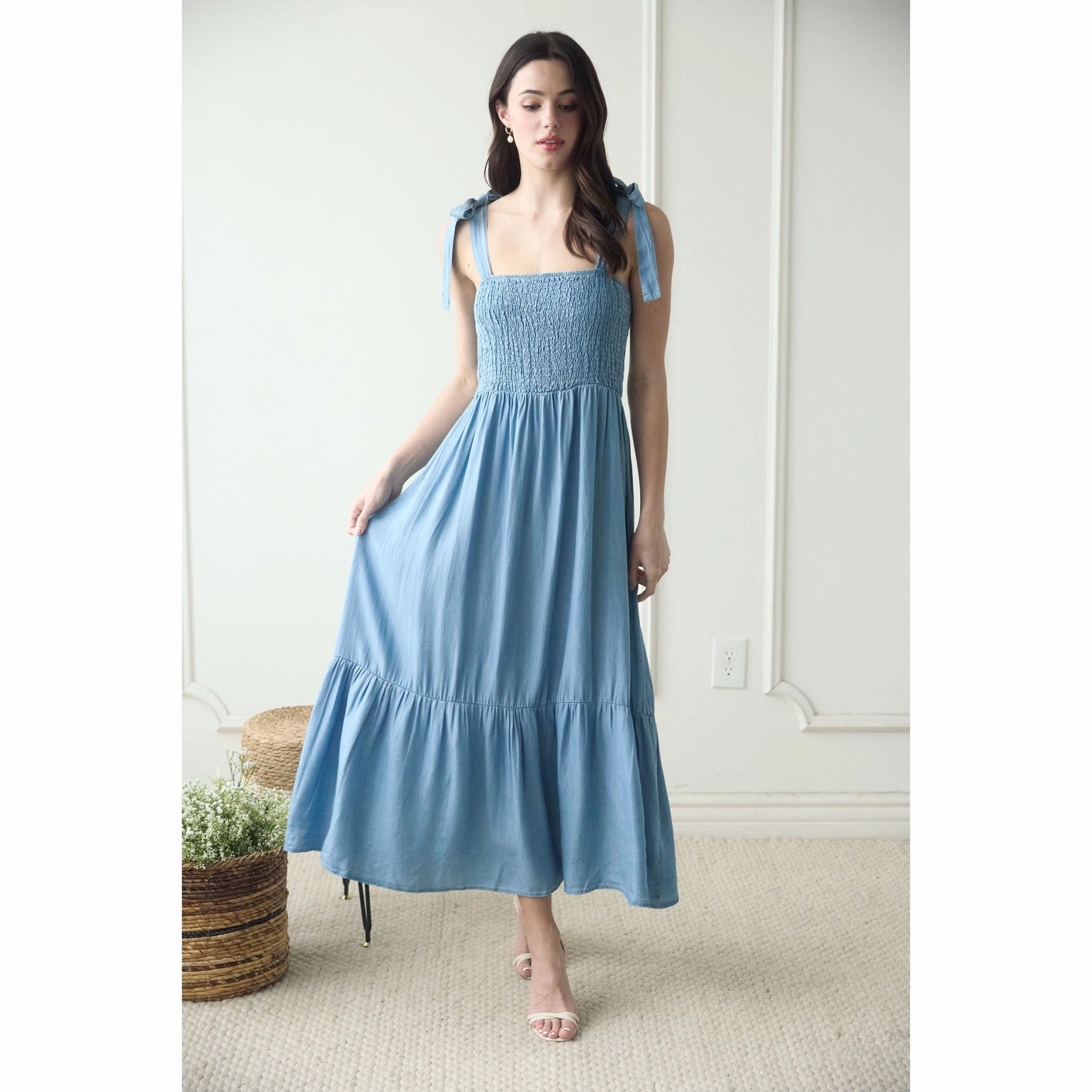 Moment Light Cap-Sleeve Women's Smocked Chambray Tie Midi Dress