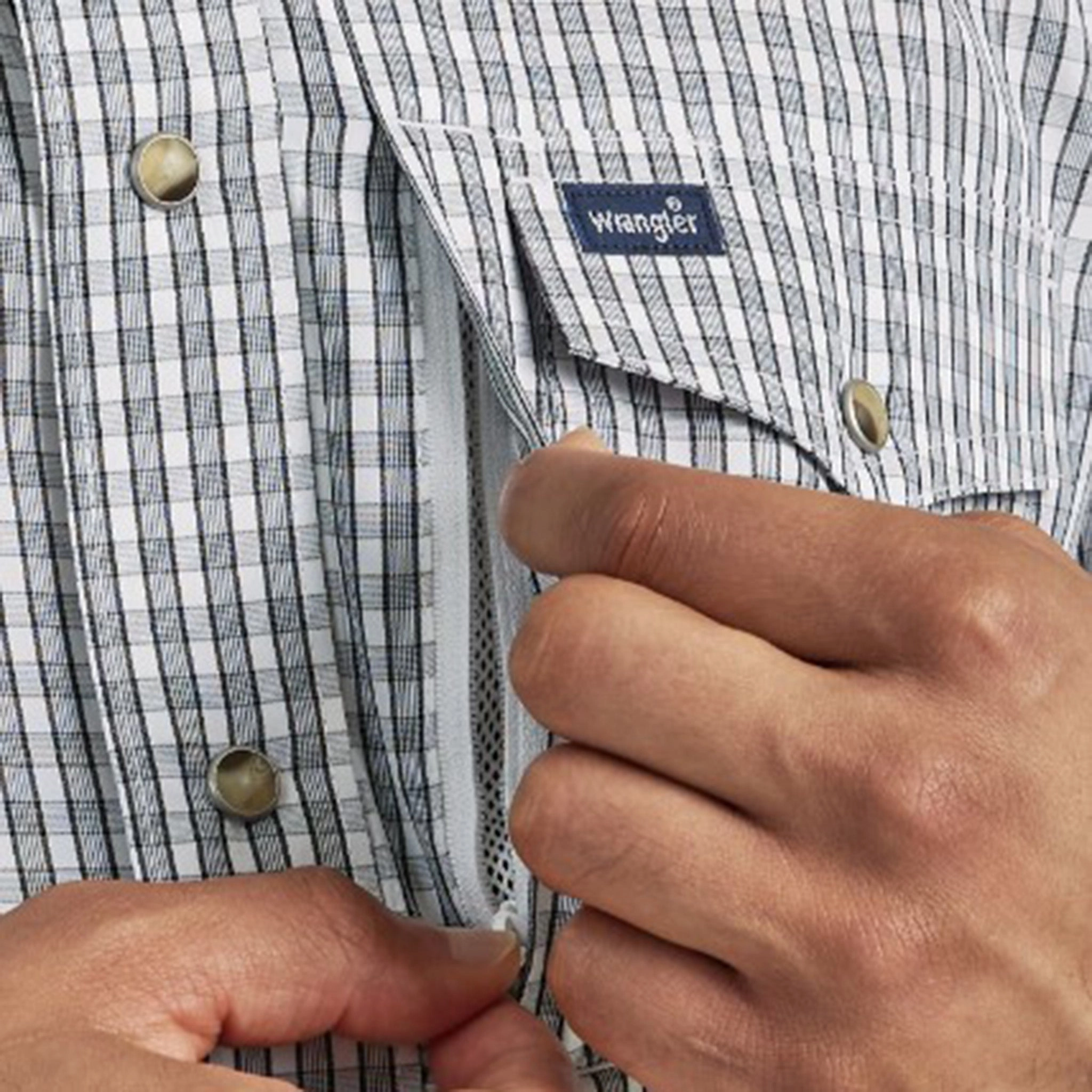 Wrangler Men's Black/Grey Plaid Shirt Hiking Gear All-Weather Ready