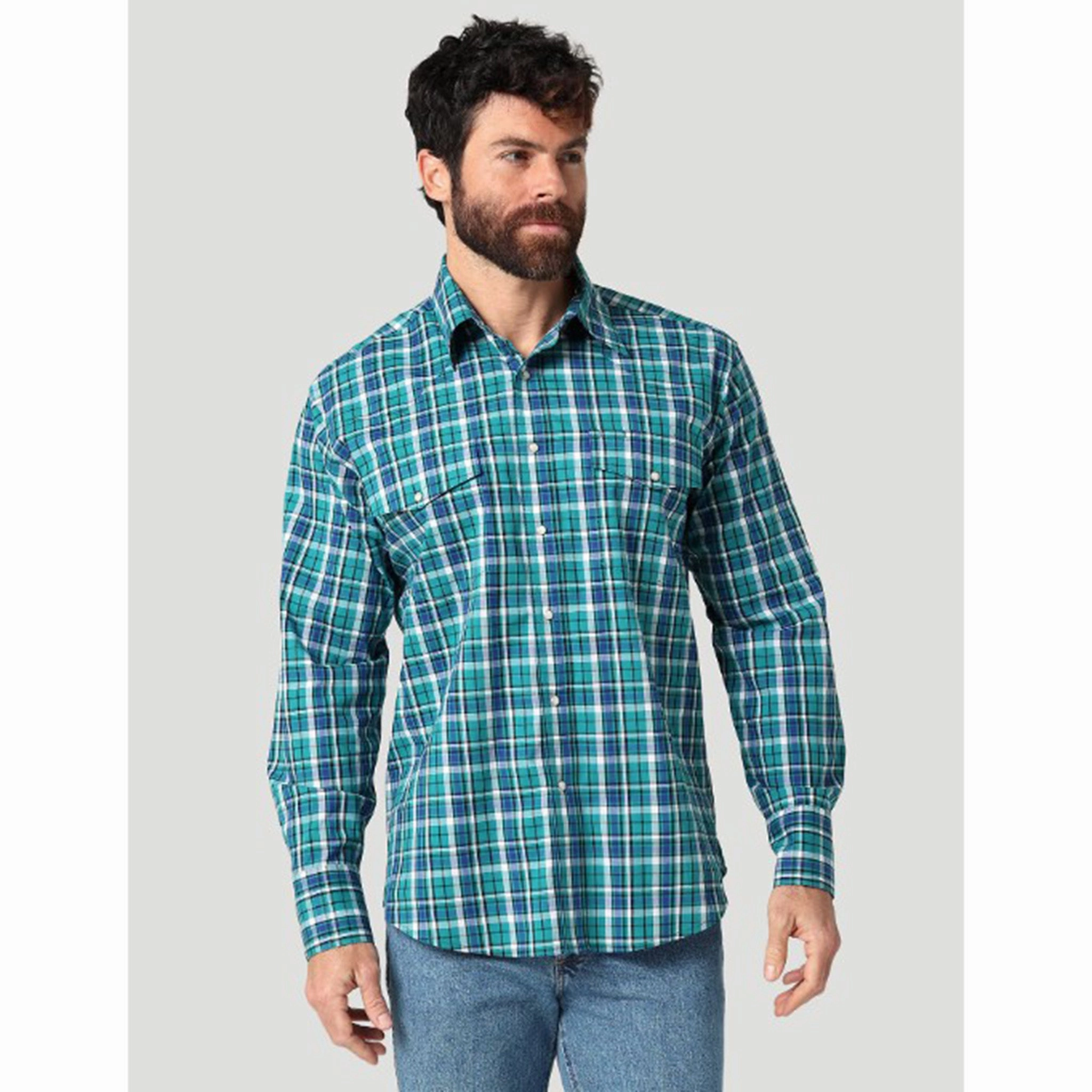 Wrangler Men's Blue and Green Plaid Shirt Beach Attire